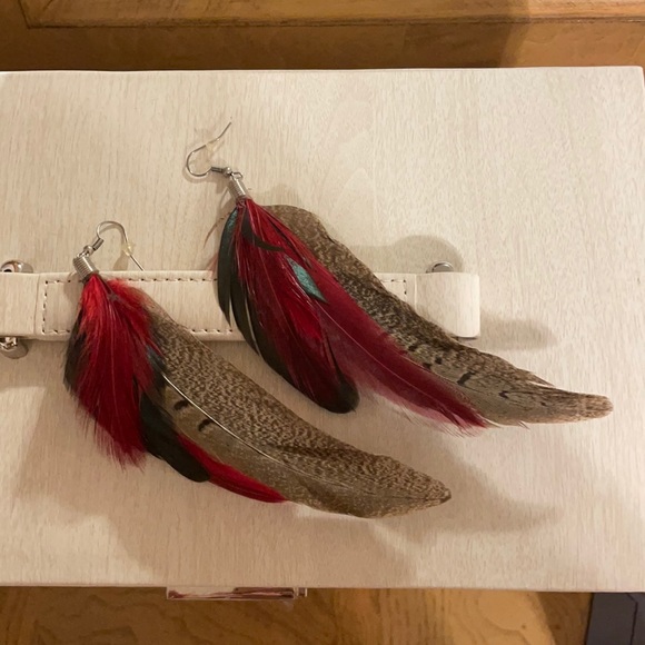 Beautiful handmade feather earrings 🪶 - Picture 3 of 3